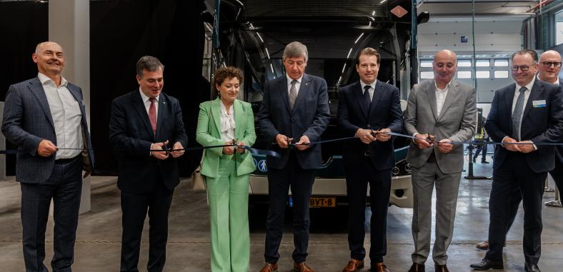 VDL Bus & Coach inaugure une usine d'autobus ultramoderne à Roeselare, en Flandre 